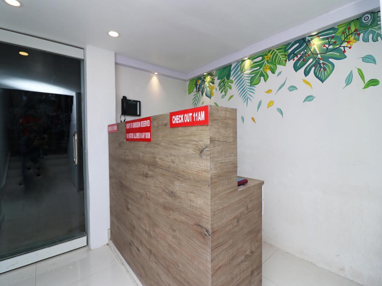 Hotel Oyo 15637 Transit Express Kalkutta Exterior foto