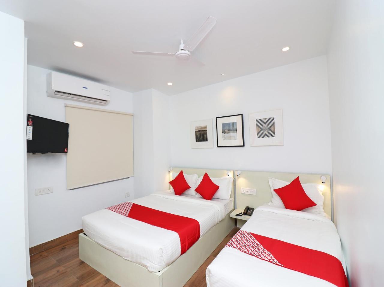 Hotel Oyo 15637 Transit Express Kalkutta Exterior foto