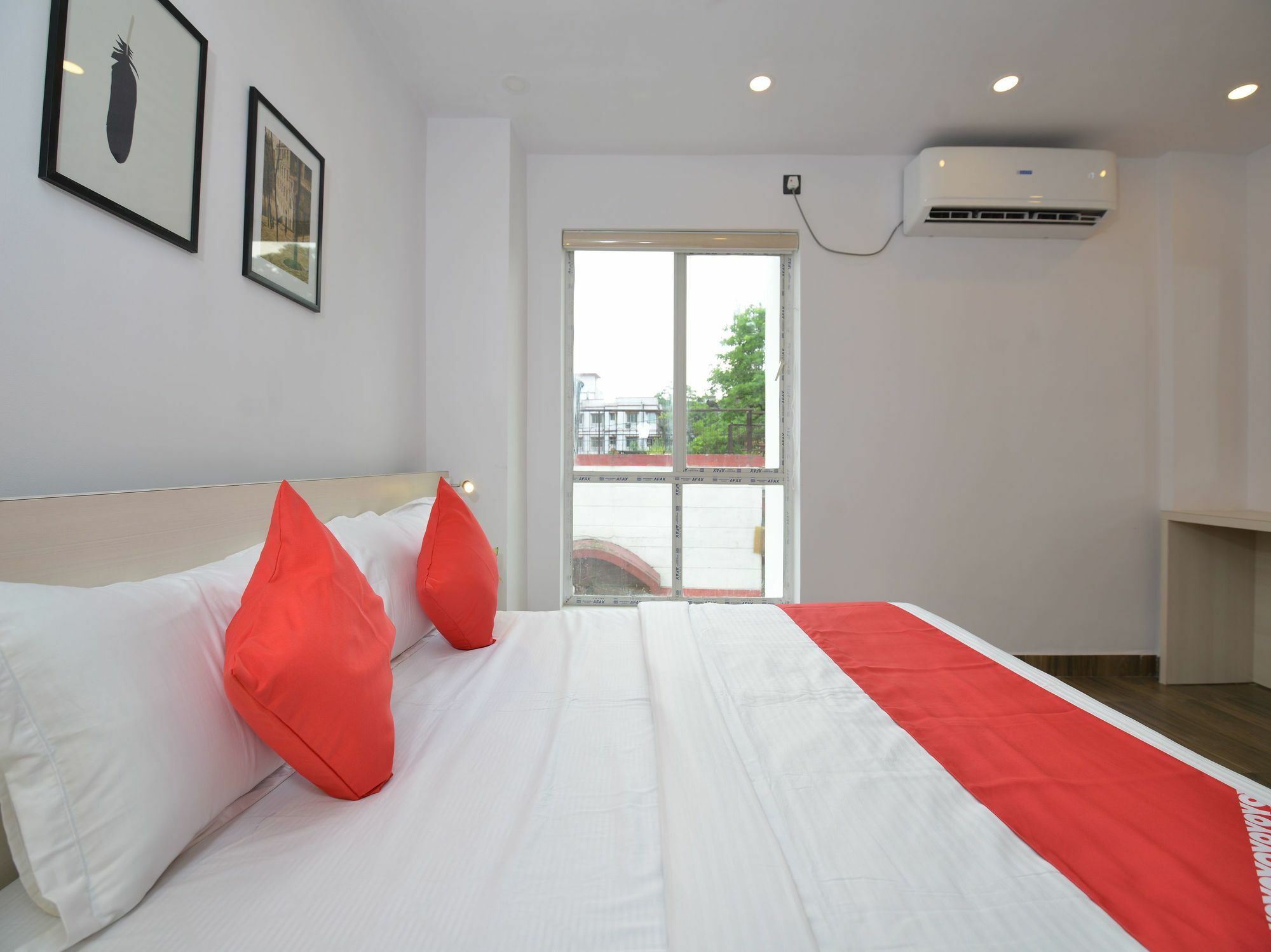 Hotel Oyo 15637 Transit Express Kalkutta Exterior foto